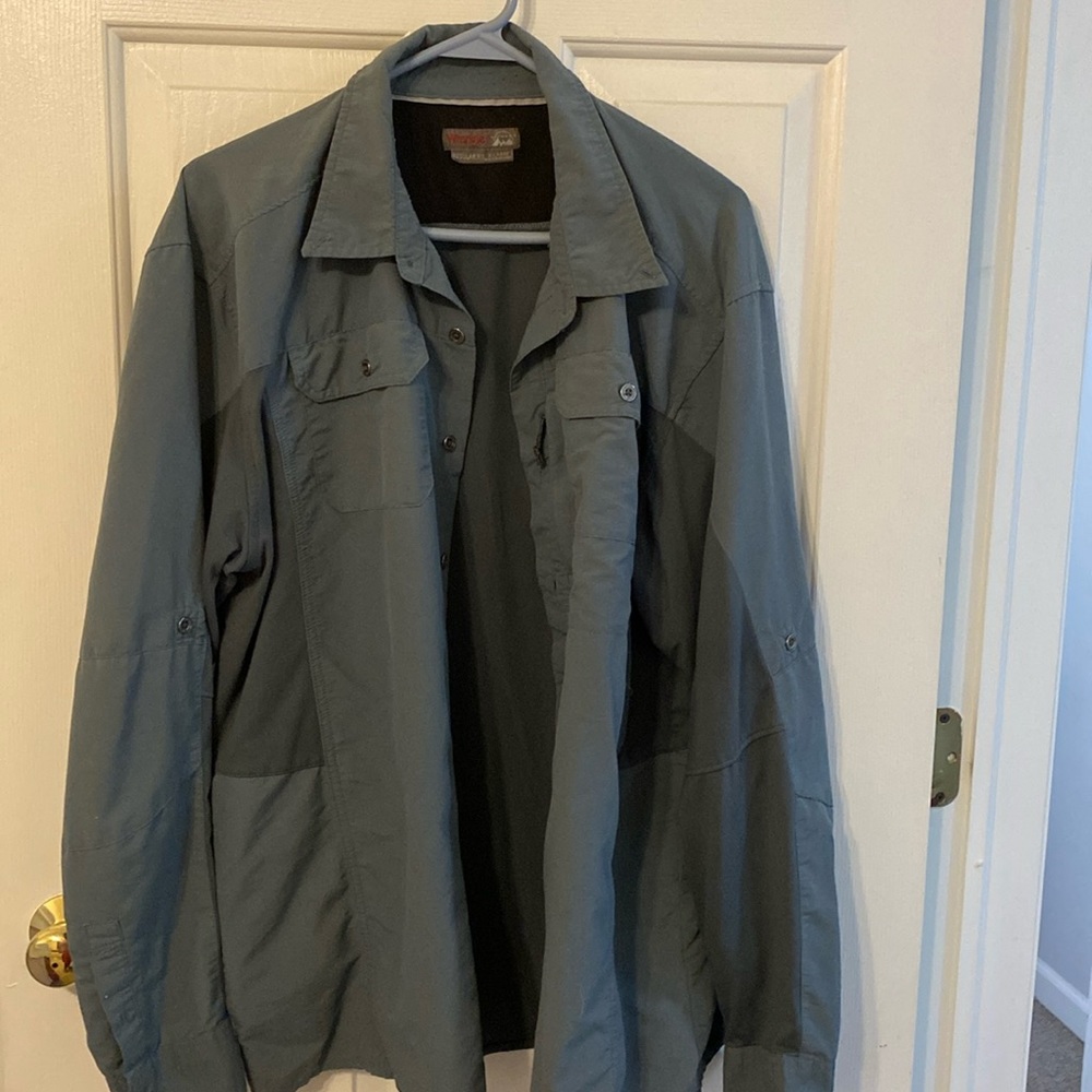 Wrangler fishing/boating shirt
